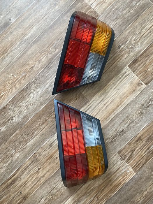 Плафана Мерседес W124 Hella оригинал стопы