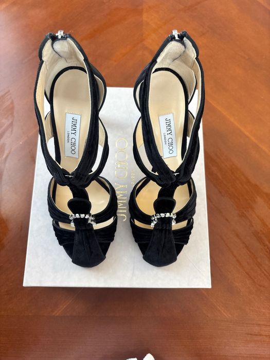 Продаются новые босоножки Jimmy Choo