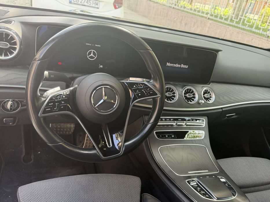 Mercedes E200 2022 г