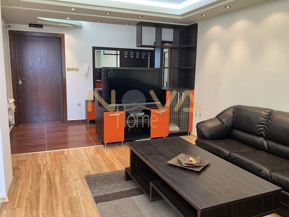 Продава се Двустаен апартамент в Варна, Базар Левски - 70 кв.м за 1815 €/кв.м - Снимка #1