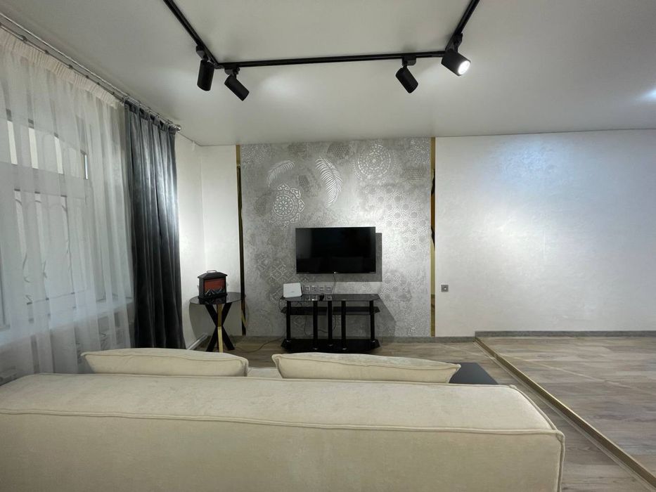 Осиё. Узгидромицентр. 1в2комн. Кирпич. 40 м2