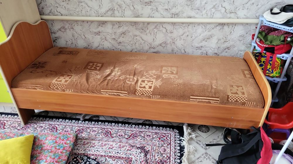 Продам мебель , кровать