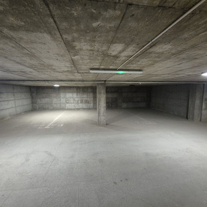 Vand parcare subterana strada Urusagului
