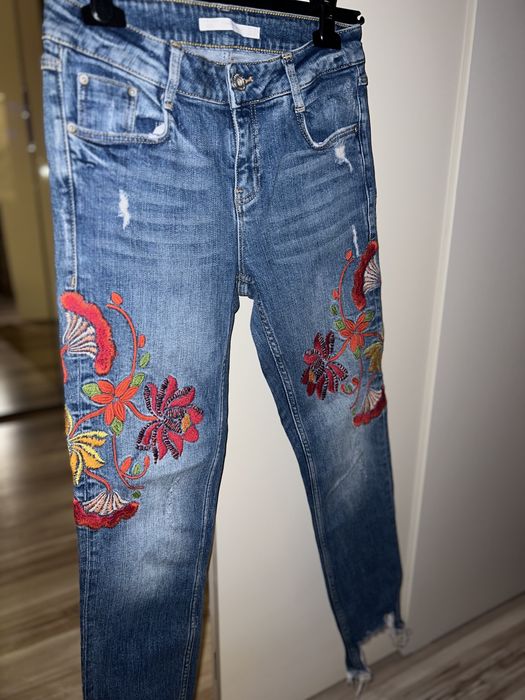 Дънки в отлично състояние