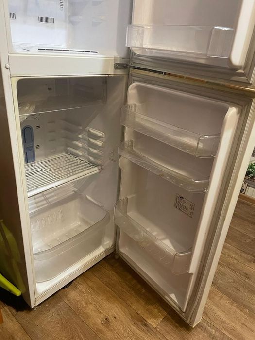 Продаётся Холодильник самсунг