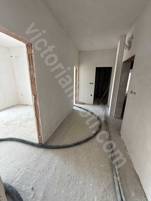 Продава се Тристаен апартамент в Велико Търново, Бузлуджа - 92 кв.м за 1340 €/кв.м - Снимка #1