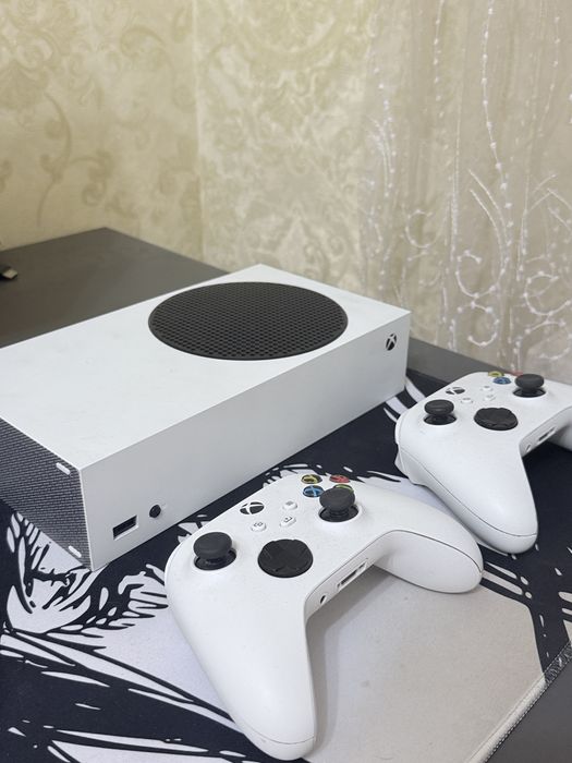 Xbox series s 2 джостика