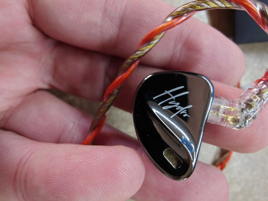 CCA Hydro – комплект с 4.4mm балансиран кабел