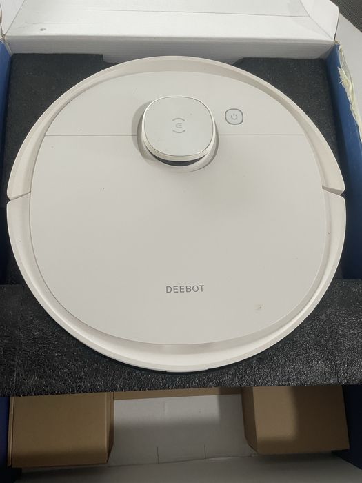 Aspirator Ecovacs Deebot T9