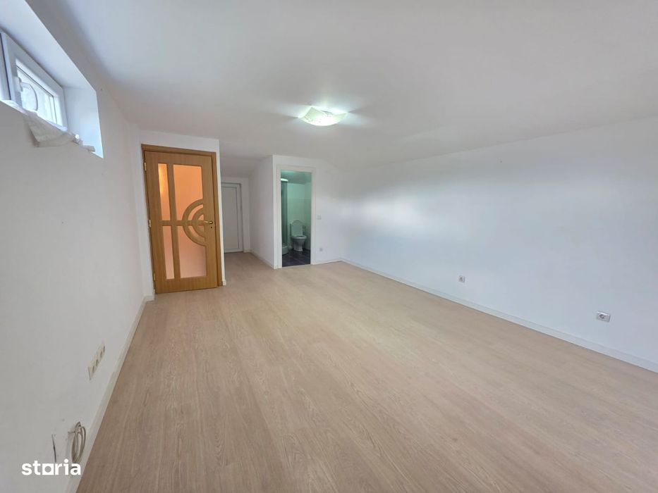 Casă zona Pieței Mari, din cărămidă, renovat recent, 4 camere
