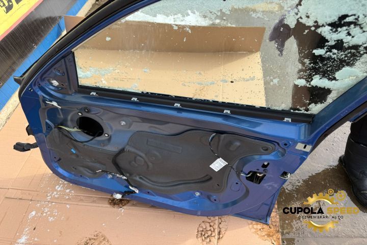 Usa / Portiera fata dreapta Culoare B45 Estoril Blue Metallic BMW Ser