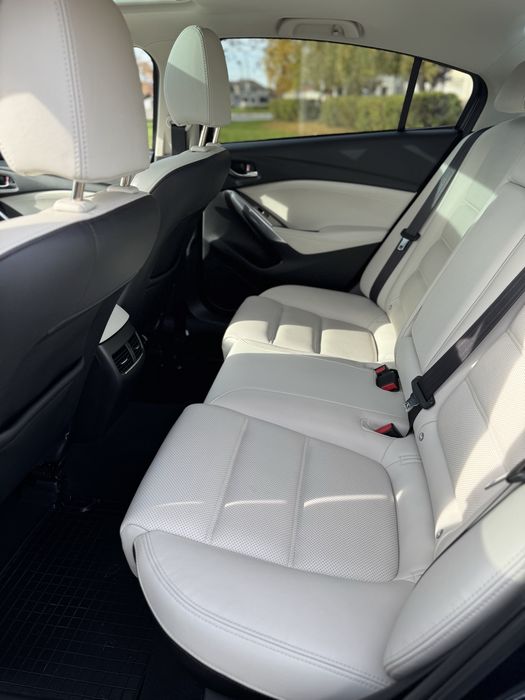 Mazda 6 Revolution Top