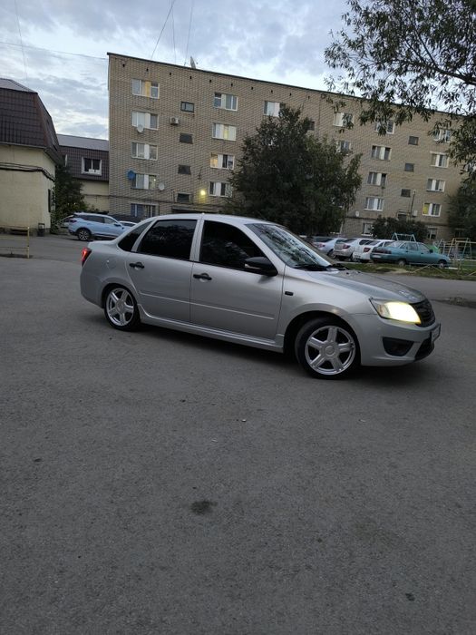 Лада Гранта 2015 год