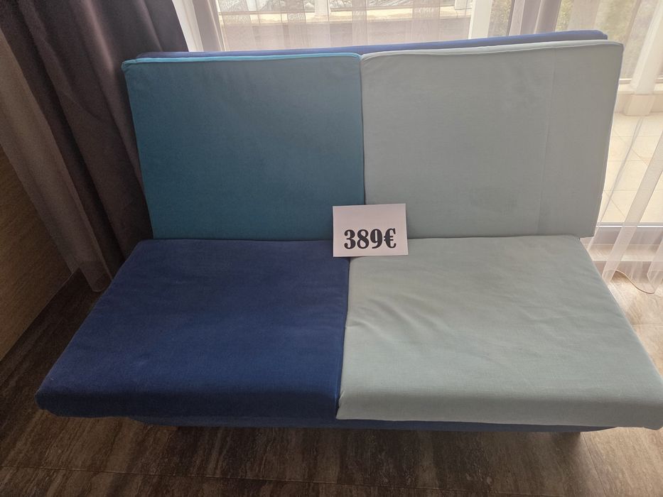 Дизайнерски дивани в различни цветове и дамаски общо три плата