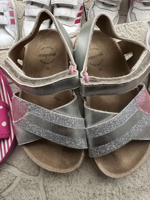 Обувки и сандали