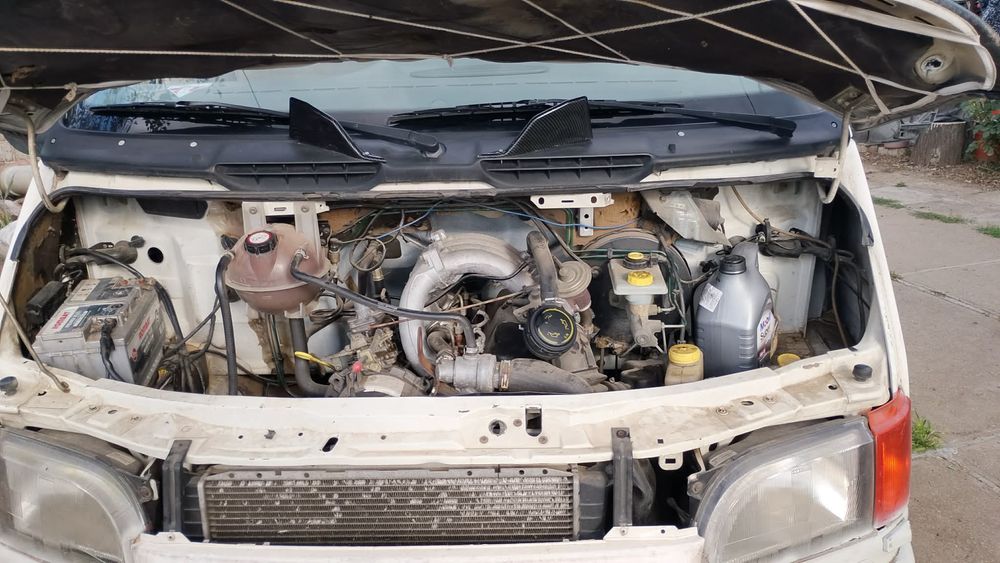 Autoutilitara Ford Transit 2.5 Diesel Benă