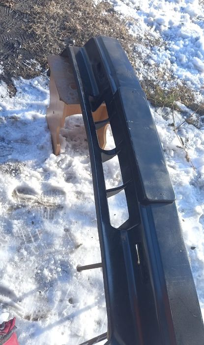 бампер б/у .хорошее состояние