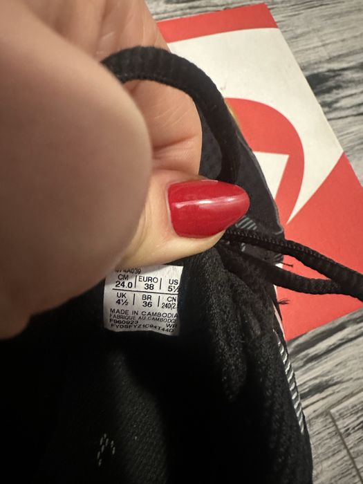 Asics маратонки номер 38