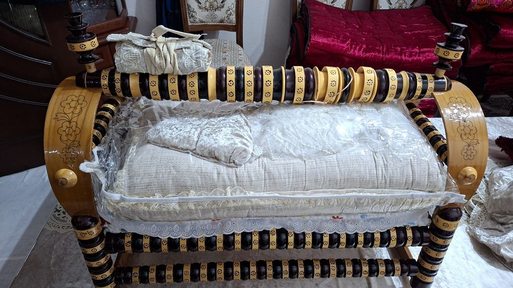 Бешик Сотилади, Янги!