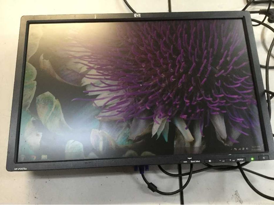 Продавам HP LP2475w 24" професионални монитори