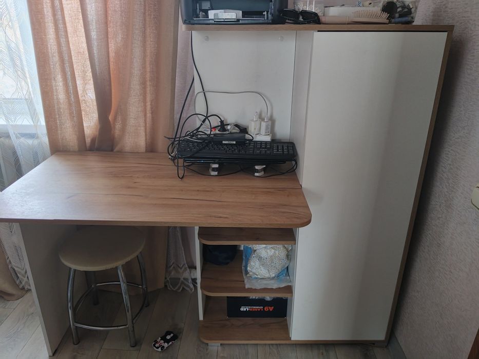 Продам письменный  стол