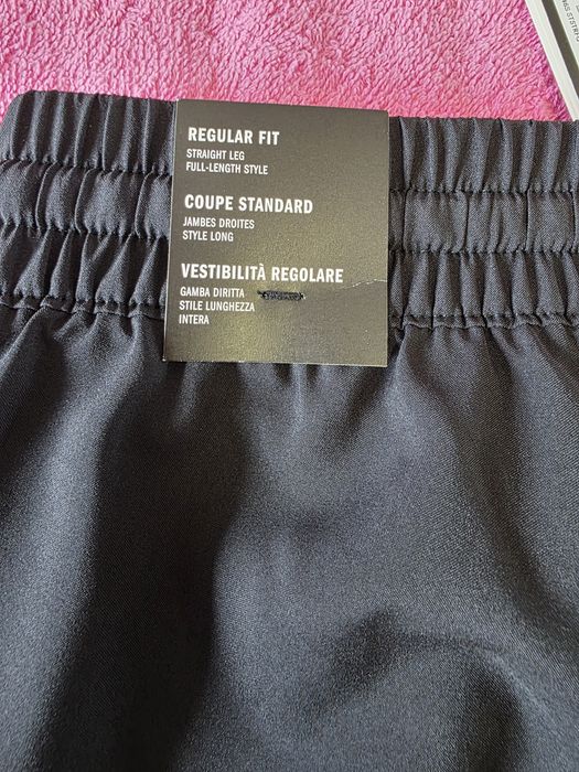 Pantaloni trening Adidas noi .