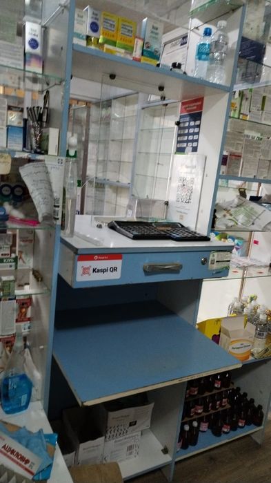 Продам мебель в аптеку