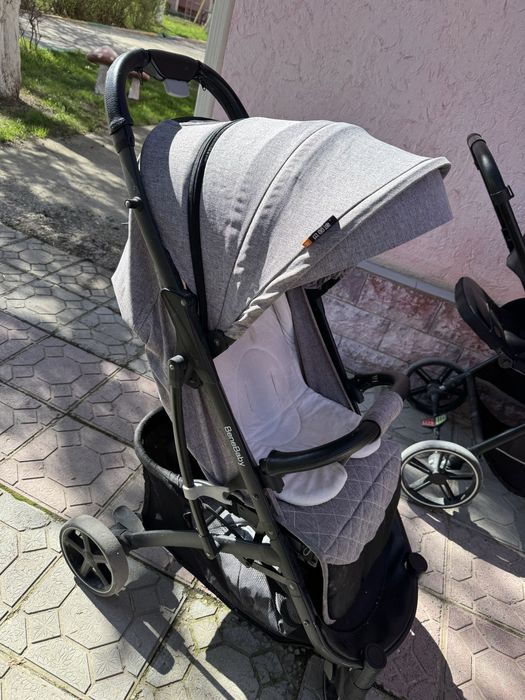 Детская прогулочная коляска