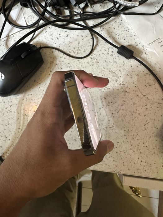 iPhone 13 Pro срочно сотилади