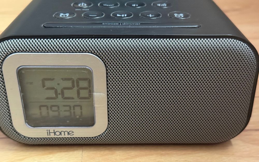 Оригинален Ihome IBT22 Bluetooth Колонка USB Зареждане Двоен Будилник