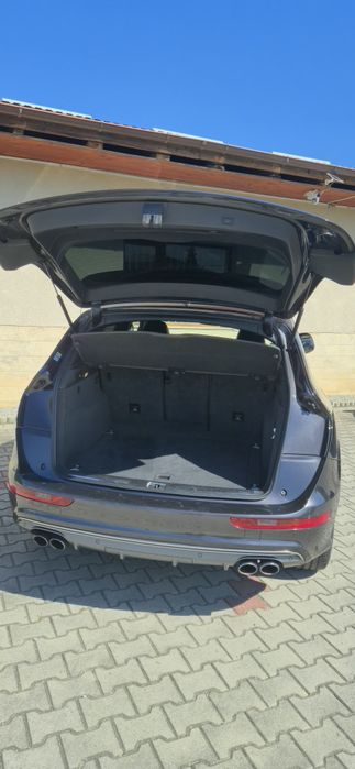 Audi SQ5 Competition 326 cp