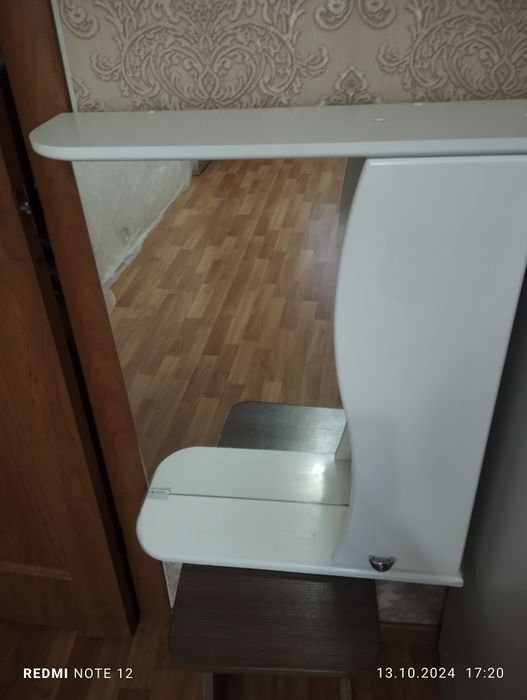 Продам шкаф зеркало в ванну