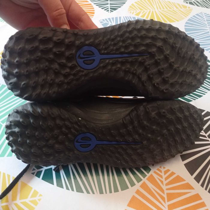 Детски футболни бутонки Найк номер 32/20 см.