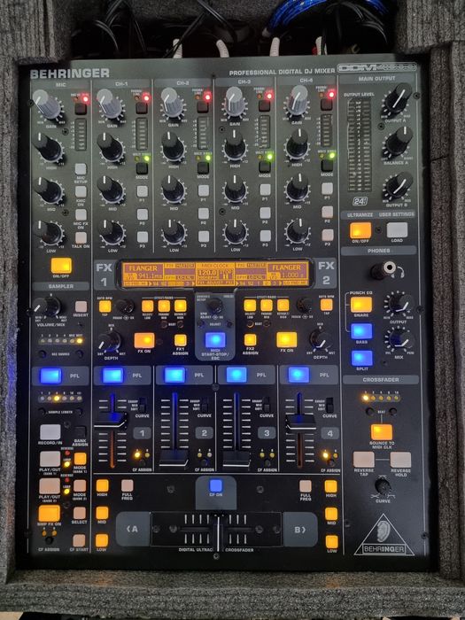 Set mixer, playere mp3 si case DJ