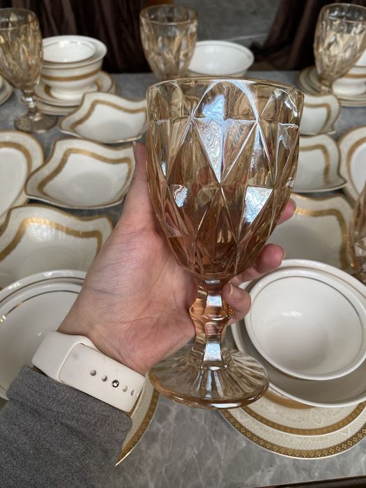 Chinni Posuda 12 personalik +fujer, podnos