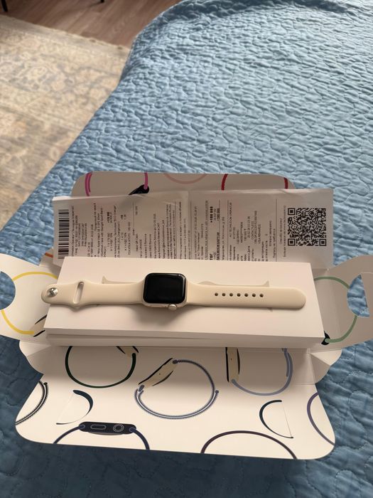 Продам Смарт часы Apple Watch SE 3