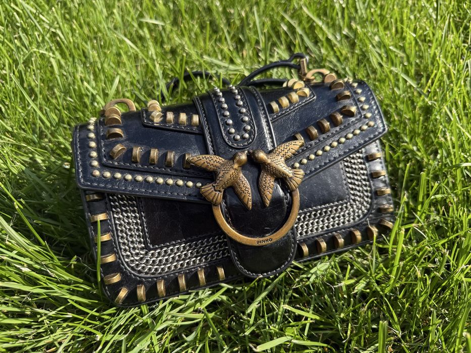 Geantă Pinko Love Bag originală – model statement cu ținte metalice