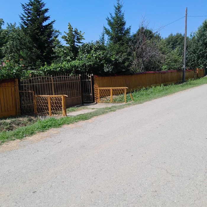 Casă bătrânească de vânzare + 6700 mp Cozia, jud. Iași