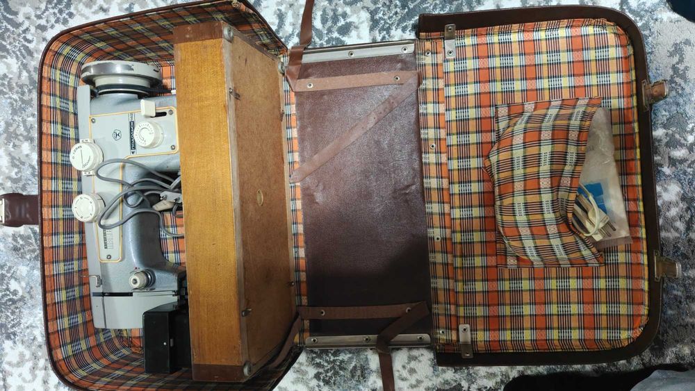 Швейная машинка Подольск 142