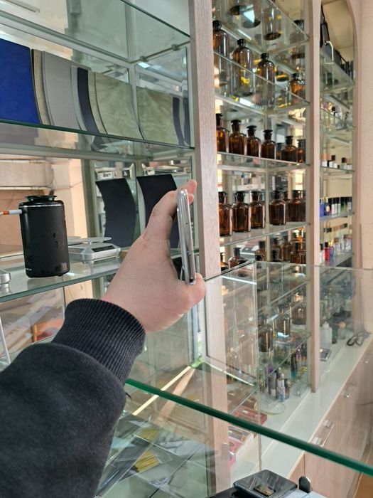 Samsung S10 5g xotirasi 8/256GB