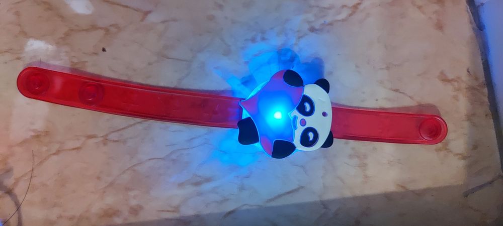 Часики детские светящие.