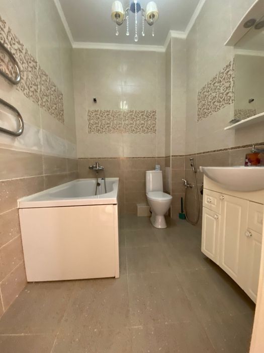 Сдам посуточно 1 комн Батыс 2