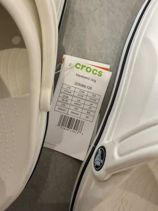Продам Crocs женские белые