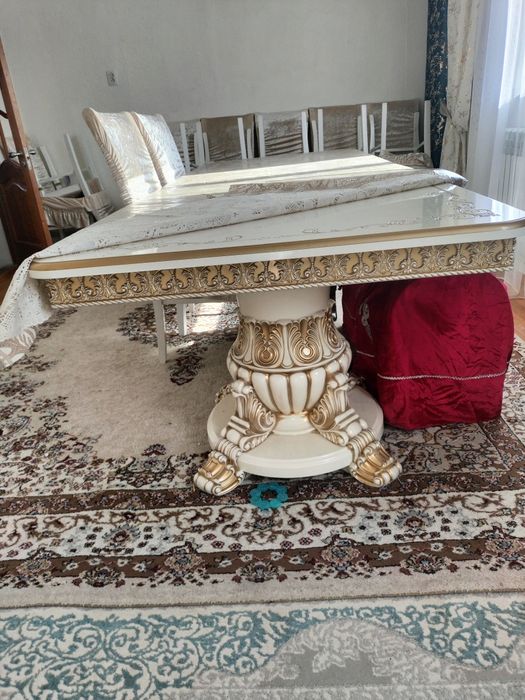 Залға стол сатылады жағдайы өте жақсы