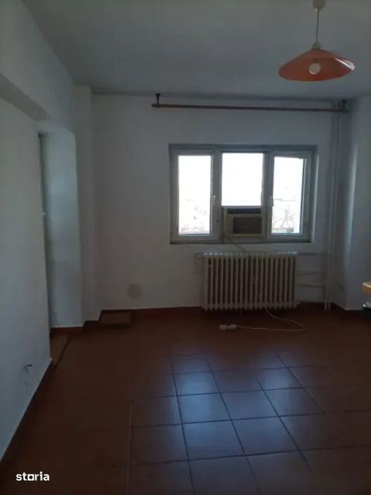 Apartament 5 camere  decomandat - piata Unirii