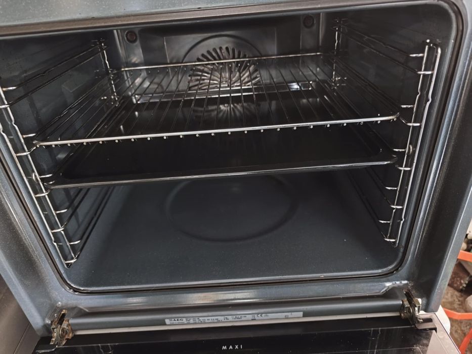 Фурна за вграждане АЕG