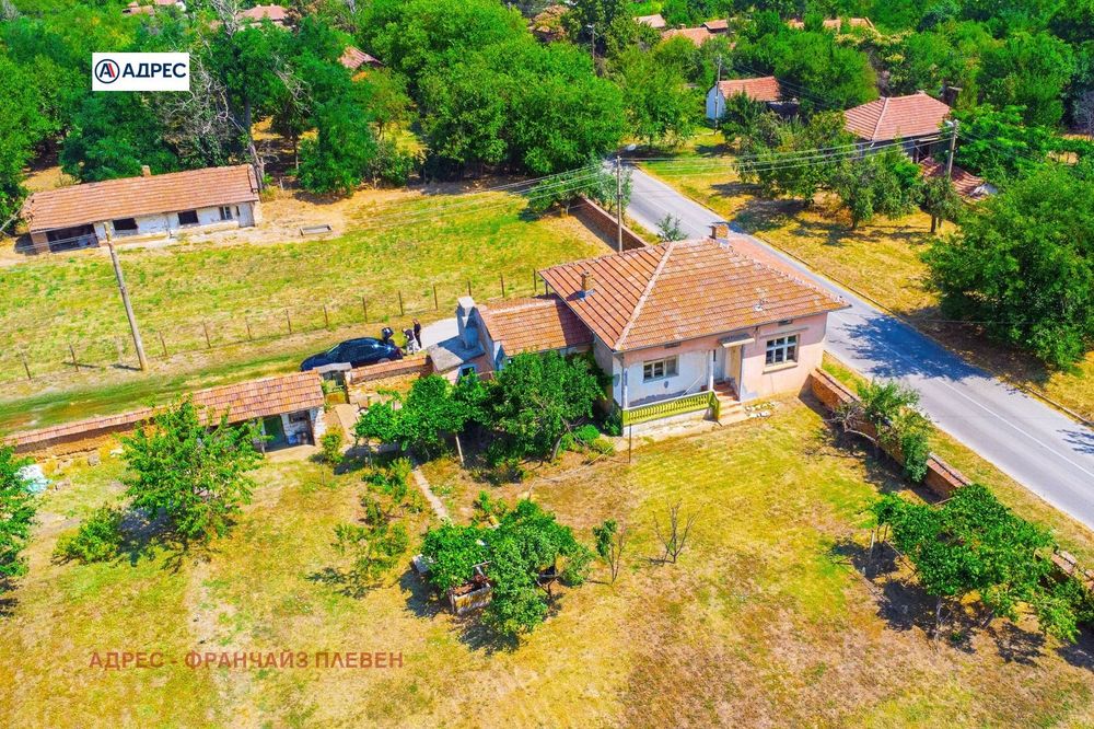 Къща в Плевен, област-с.Обнова площ 101 цена 49000