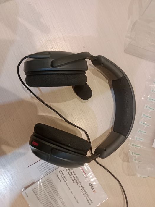 Монитор Xiaomi, клавиатура HyperX, мышь Razer, микрофон Fifine