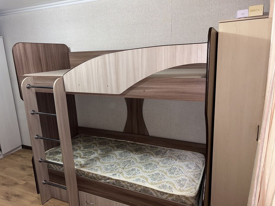 Двухярусная кровать