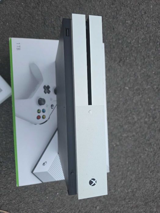 Xbox one S 1 TB cu controller